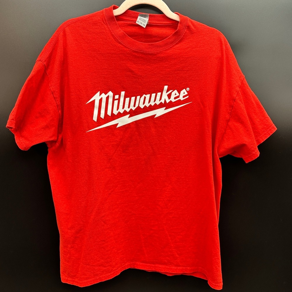 Milwaukee Tool MX Fuel T-Shirt Mens XL Red Gildan Heavy Cotton Short Sleeve Tee